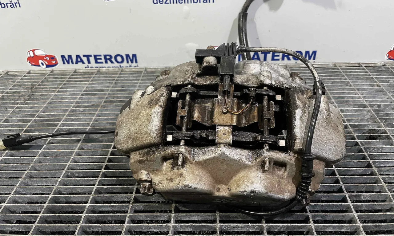 ETRIER FATA DREAPTA MERCEDES CLS 2004-2011