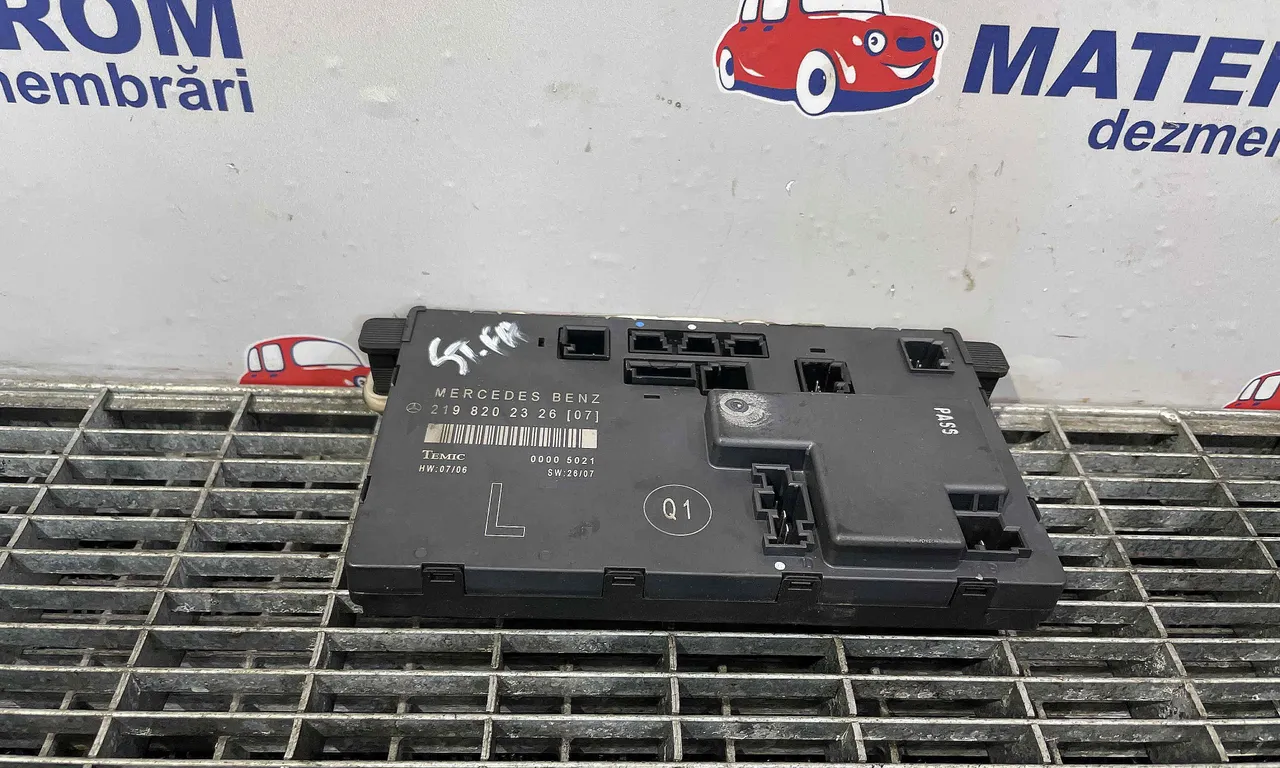 MODUL USA/STANGA FATA MERCEDES CLS 2004-2011