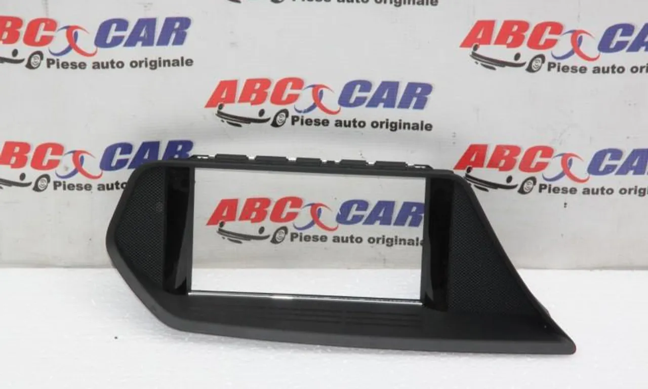 Ornament navigatie E-CLASS W207 Coupe cod: A2076800236 model 2012 MERCEDES E-CLASS 2010-2016