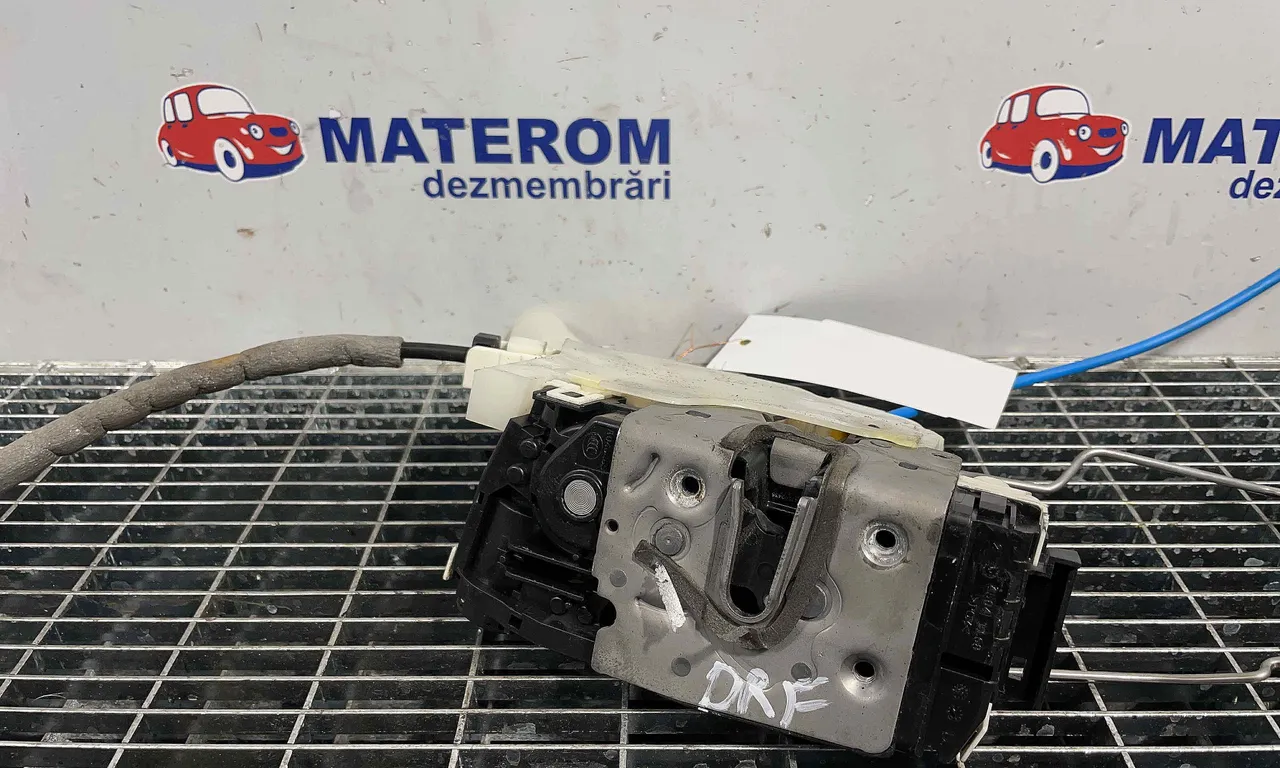 INCUIETOARE USA FATA DREAPTA MERCEDES E-CLASS 2009-2016