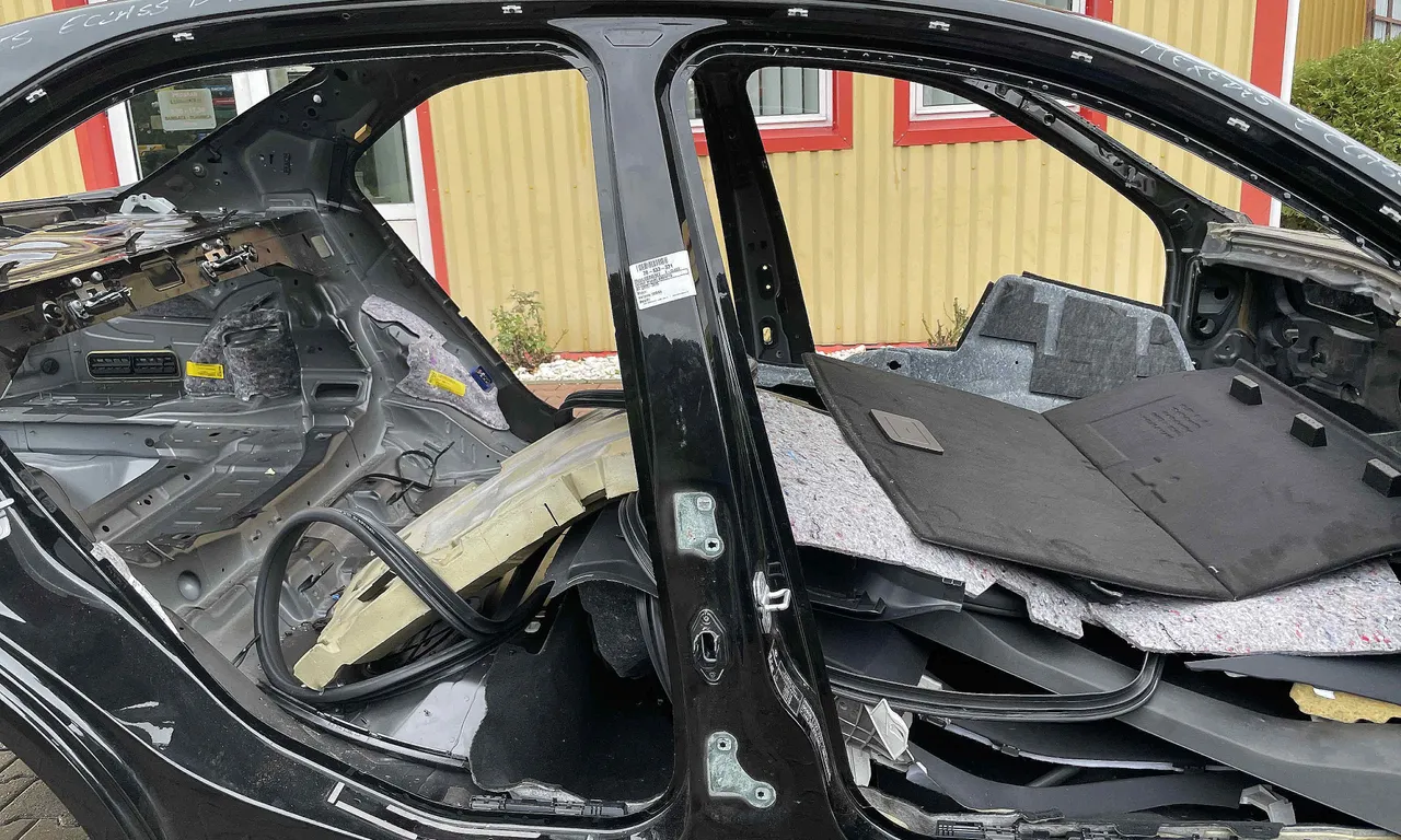 STALP MIJLOC DREAPTA MERCEDES E-CLASS 2009-2016