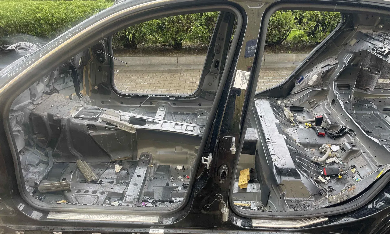 STALP MIJLOC STANGA MERCEDES E-CLASS 2009-2016