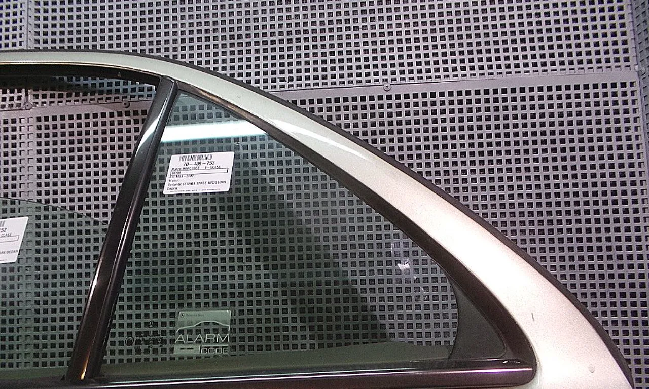 GEAM SPATE MIC STANGA MERCEDES E-CLASS 1996-2003