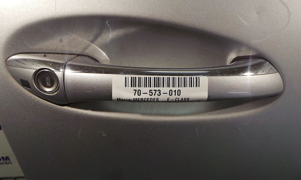 MANER USA FATA DREAPTA MERCEDES E-CLASS 2003-2009