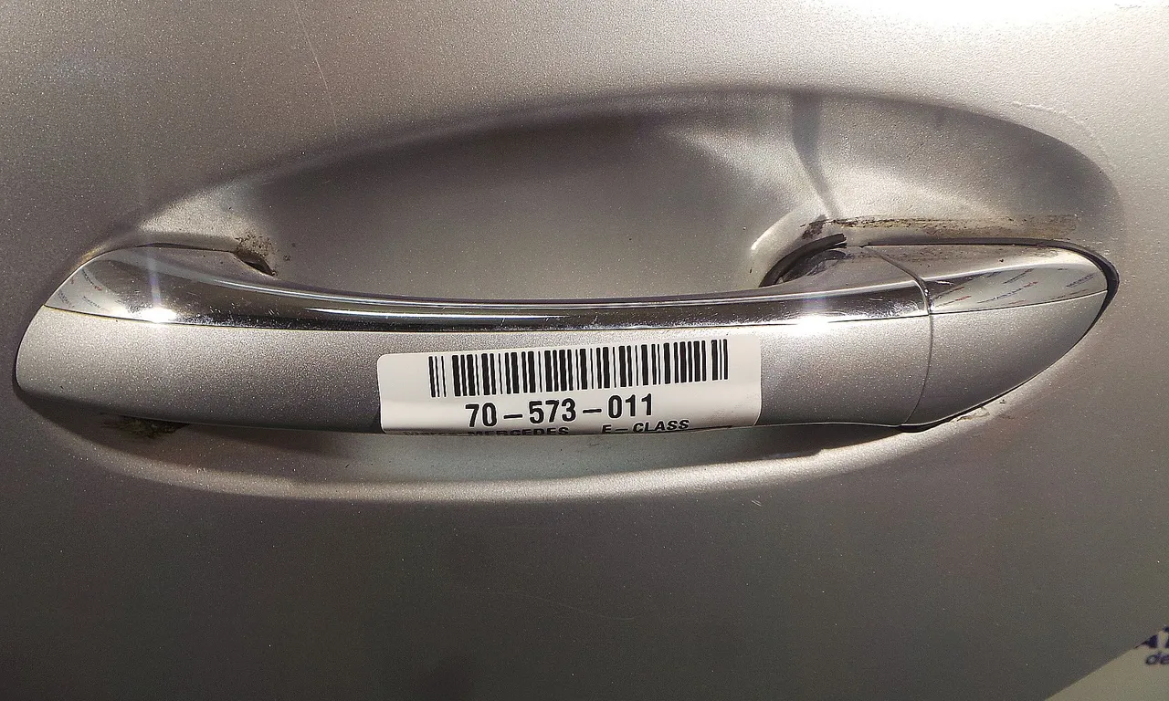MANER USA SPATE STANGA MERCEDES E-CLASS 2003-2009