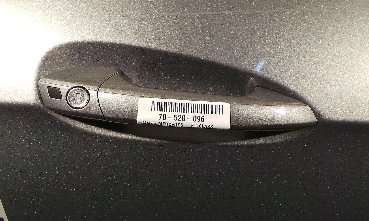 MANER USA FATA DREAPTA MERCEDES E-CLASS 2009-2016