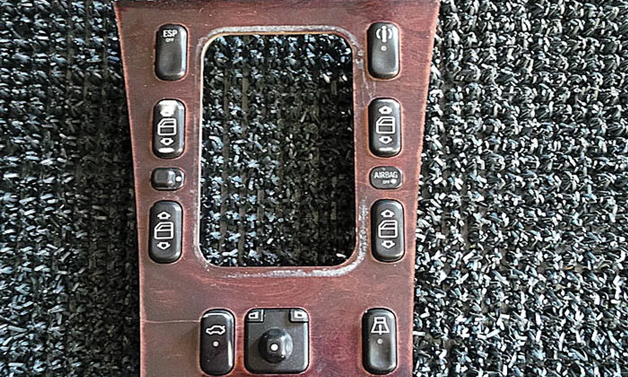 INTRERUPATOR GEAMURI MERCEDES E-CLASS 1995-2003