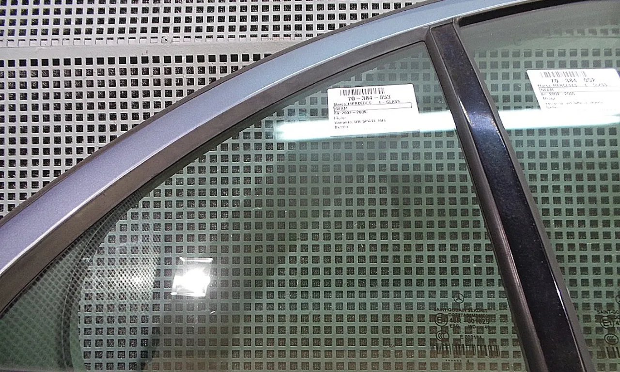 GEAM SPATE MIC DREAPTA MERCEDES E-CLASS 2002-2009