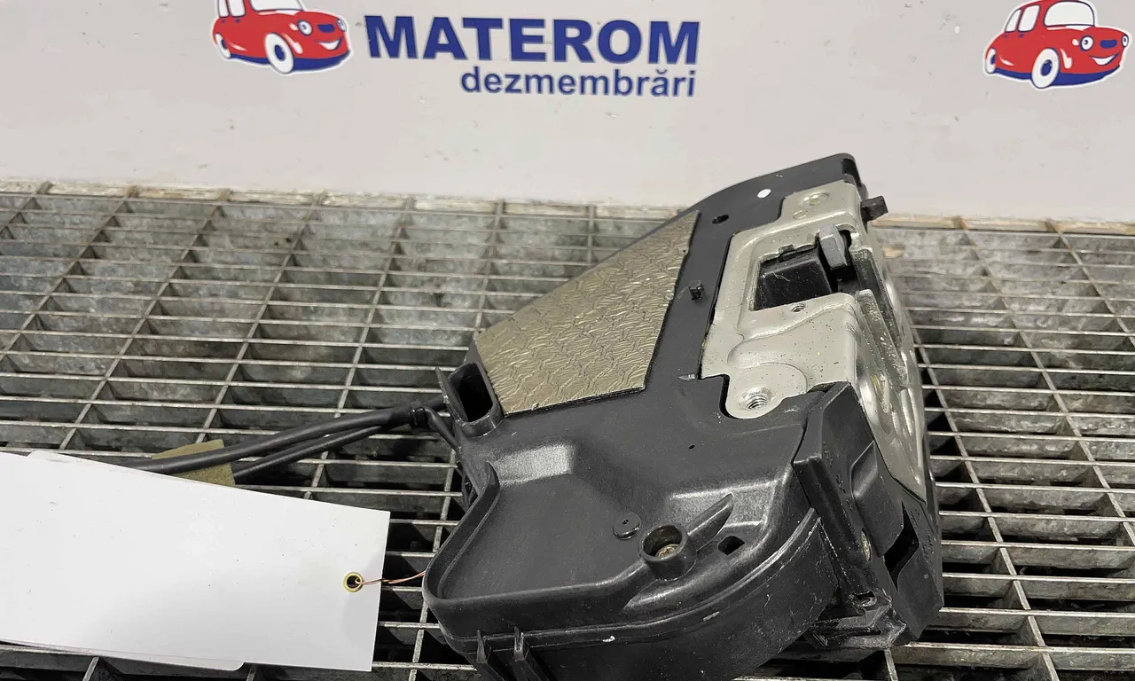 INCUIETOARE USA SPATE DREAPTA MERCEDES E-CLASS 2002-2009