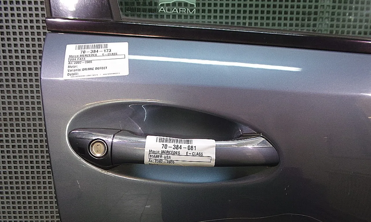MANER USA FATA DREAPTA MERCEDES E-CLASS 2002-2009