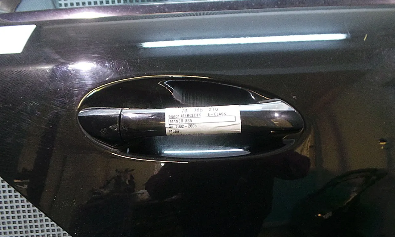 MANER USA SPATE DREAPTA MERCEDES E-CLASS 2002-2009