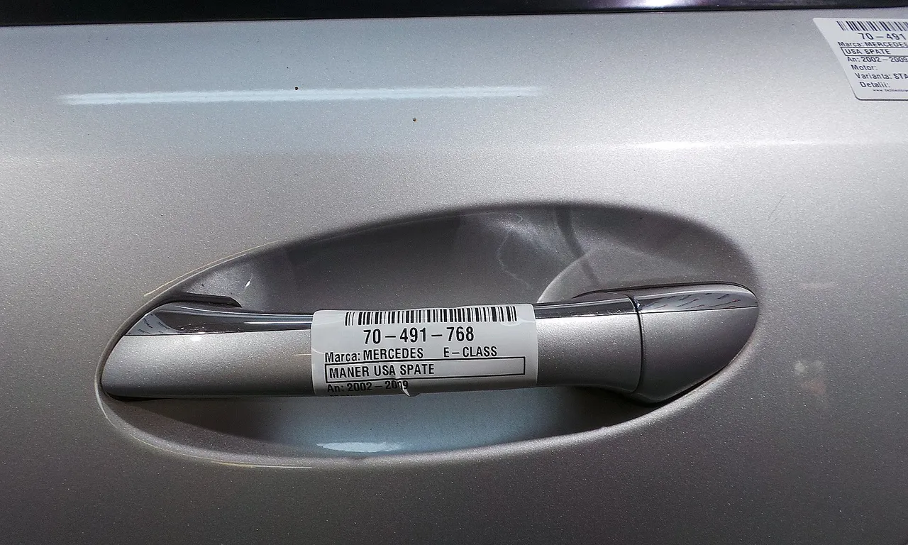 MANER USA SPATE STANGA MERCEDES E-CLASS 2002-2009