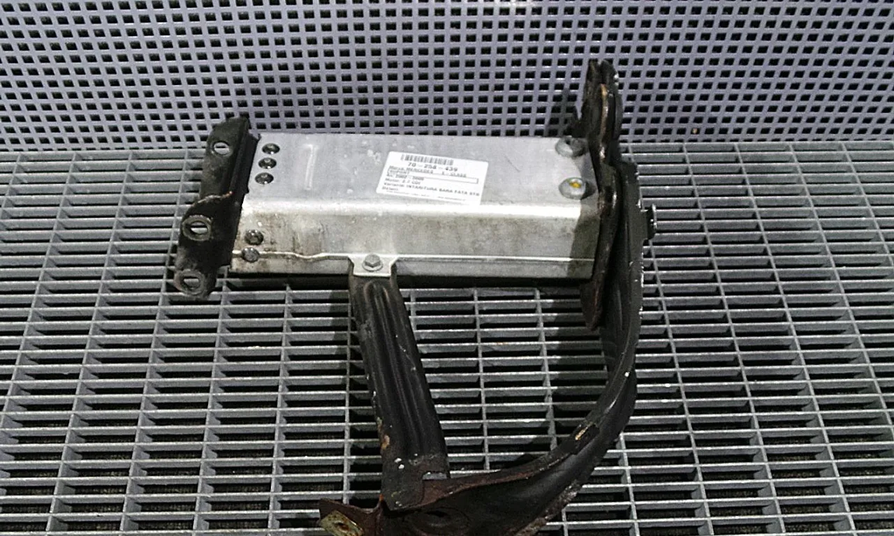 SUPORT INTARITURA BARA FATA MERCEDES E-CLASS 2002-2009