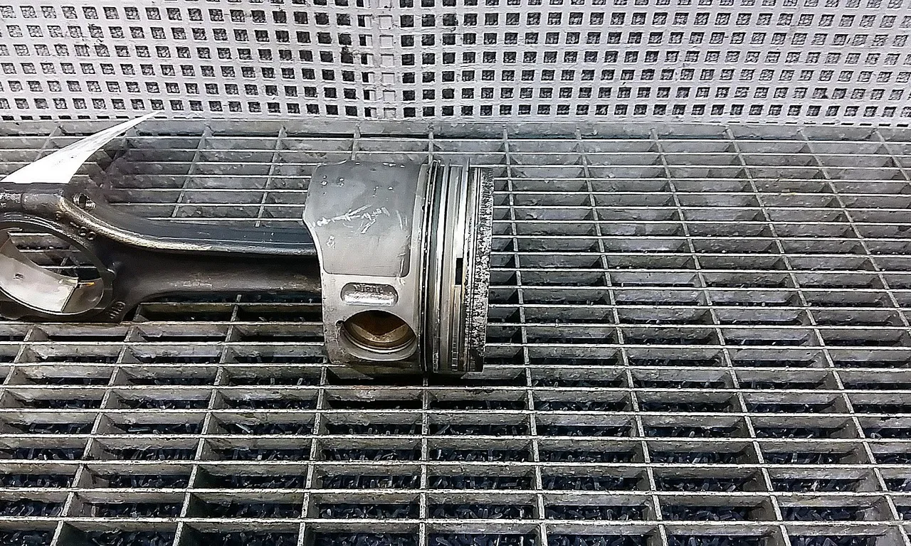 PISTON MERCEDES E-CLASS 2002-2009