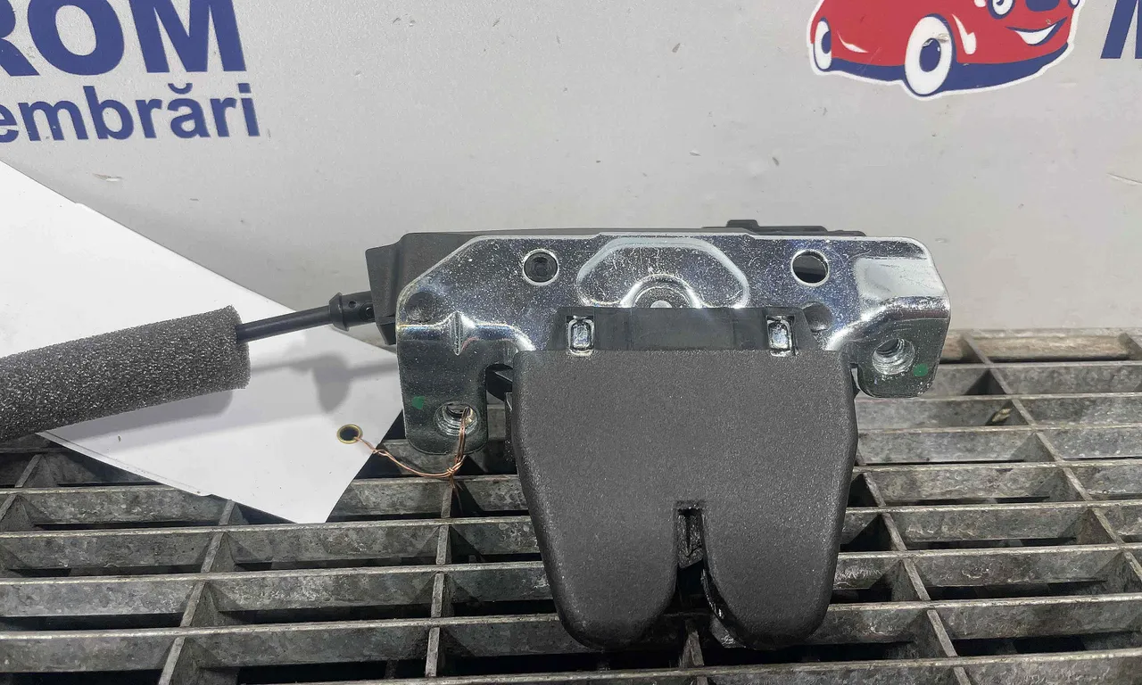 INCUIETOARE CAPOTA SPATE MERCEDES E-CLASS 2009-2016