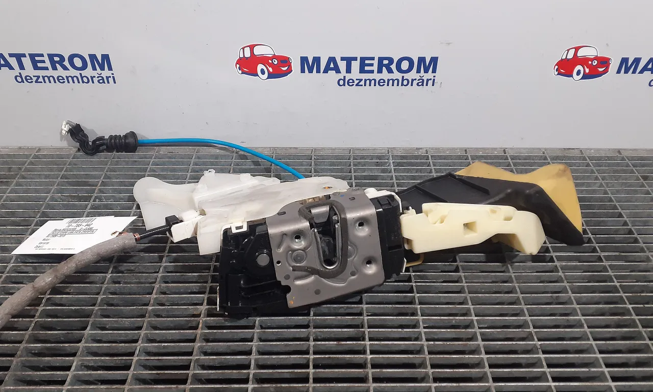 INCUIETOARE USA FATA DREAPTA MERCEDES E-CLASS 2009-2016