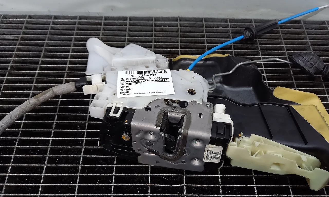 INCUIETOARE USA FATA DREAPTA MERCEDES E-CLASS 2009-2016