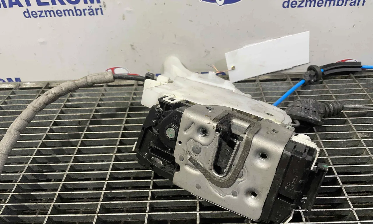 INCUIETOARE USA FATA DREAPTA MERCEDES E-CLASS 2009-2016