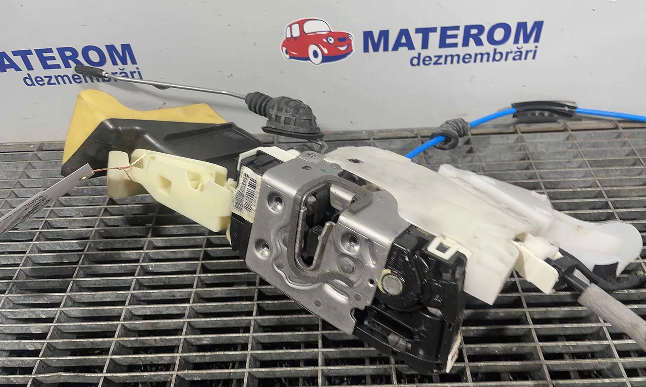 INCUIETOARE USA FATA STANGA MERCEDES E-CLASS 2009-2016