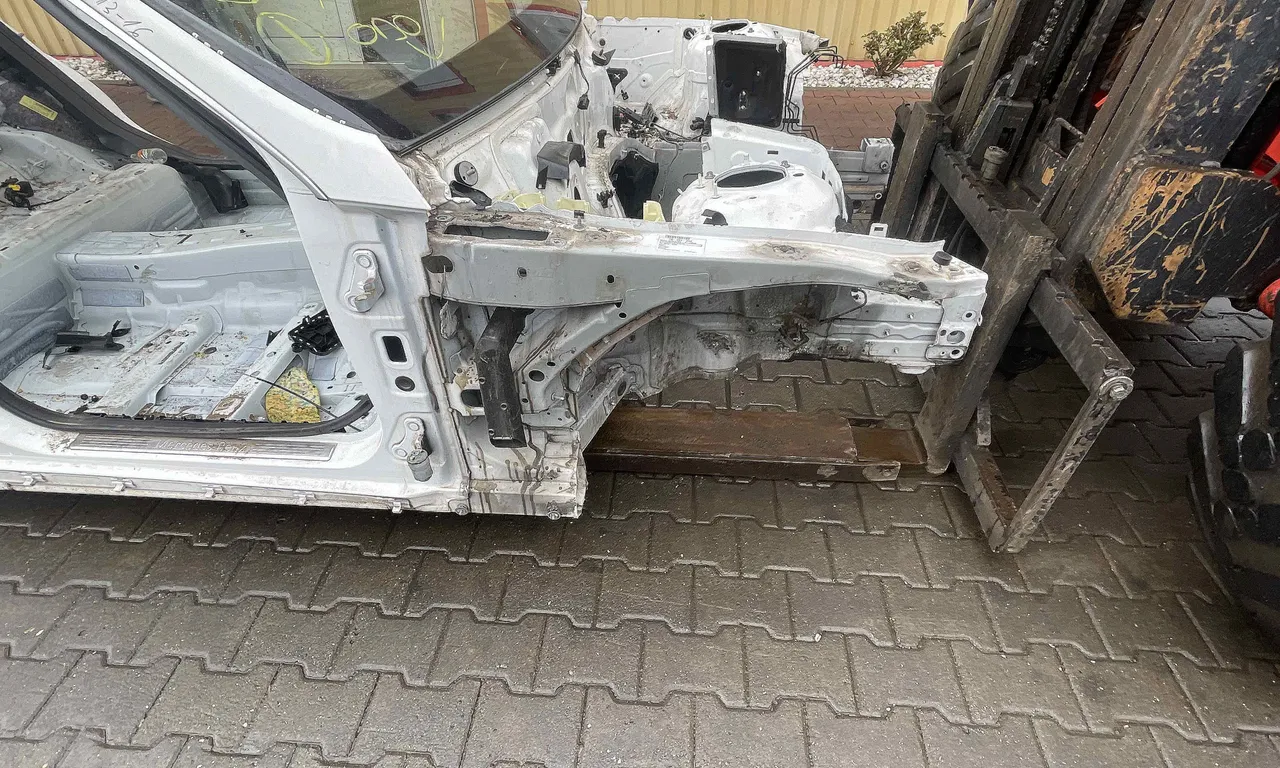 LONJERON DREAPTA MERCEDES E-CLASS 2009-2016