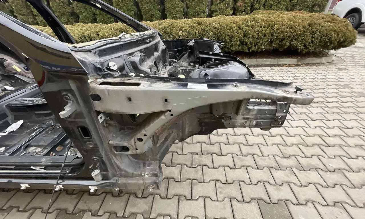 LONJERON DREAPTA MERCEDES E-CLASS 2009-2016