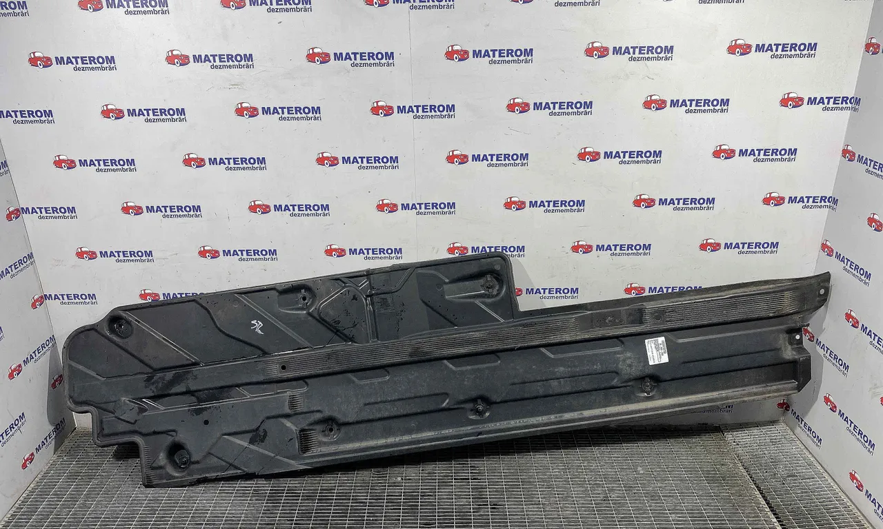 SCUT SUB MASINA MERCEDES E-CLASS 2009-2016
