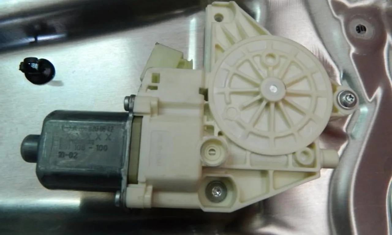 Motoras macara usa dreapta spate MERCEDES E-CLASS 2009-2016