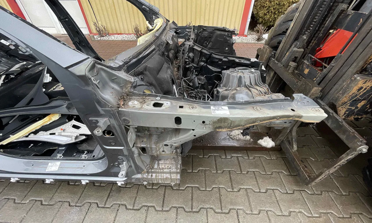 LONJERON DREAPTA MERCEDES E-CLASS 2016-2020