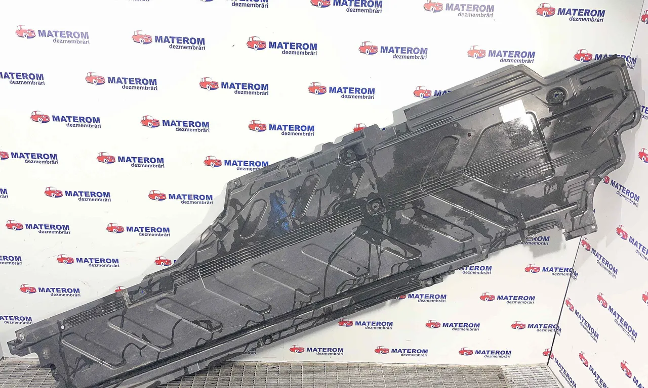 SCUT SUB MASINA MERCEDES E-CLASS 2016-2020