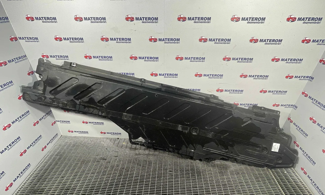 SCUT SUB MASINA MERCEDES E-CLASS 2016-2020