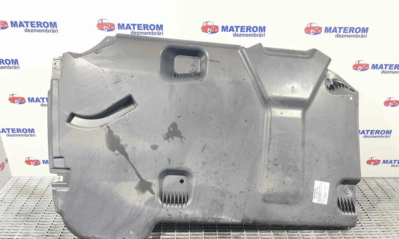 SCUT SUB MASINA MERCEDES E-CLASS 2016-2020