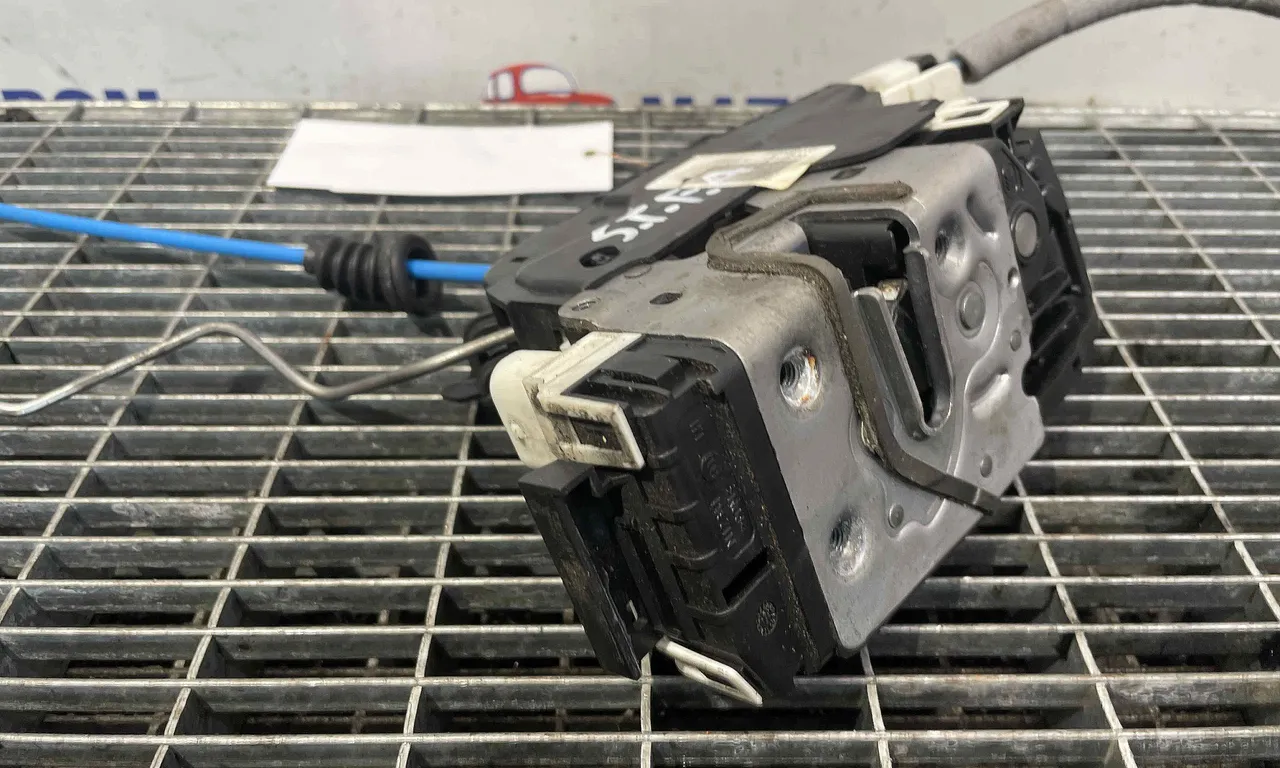 INCUIETOARE USA FATA STANGA MERCEDES GLA-CLASS 2013-2022