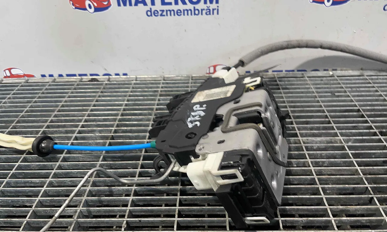INCUIETOARE USA SPATE STANGA MERCEDES GLA-CLASS 2013-2022
