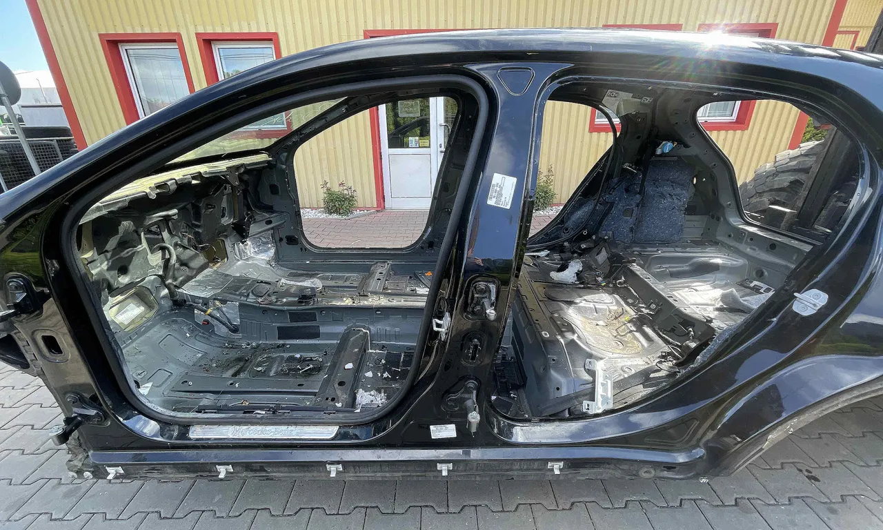 STALP MIJLOC STANGA MERCEDES GLA-CLASS 2013-2022