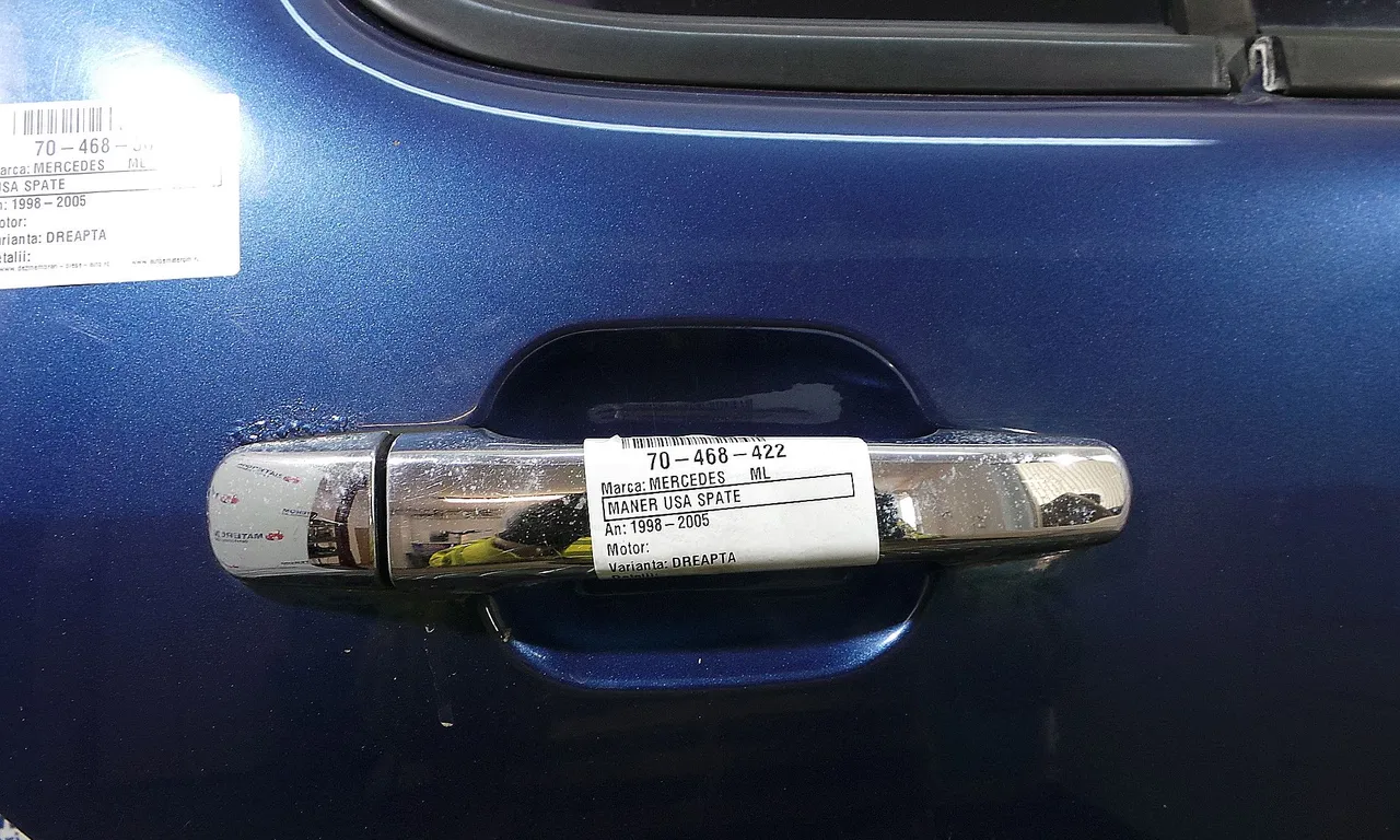 MANER USA SPATE DREAPTA MERCEDES M-CLASS 1998-2005