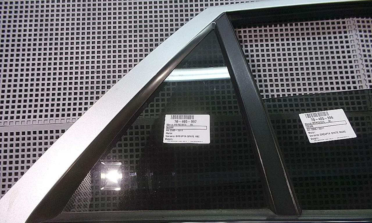 GEAM SPATE MIC DREAPTA MERCEDES M-CLASS 2005-2012