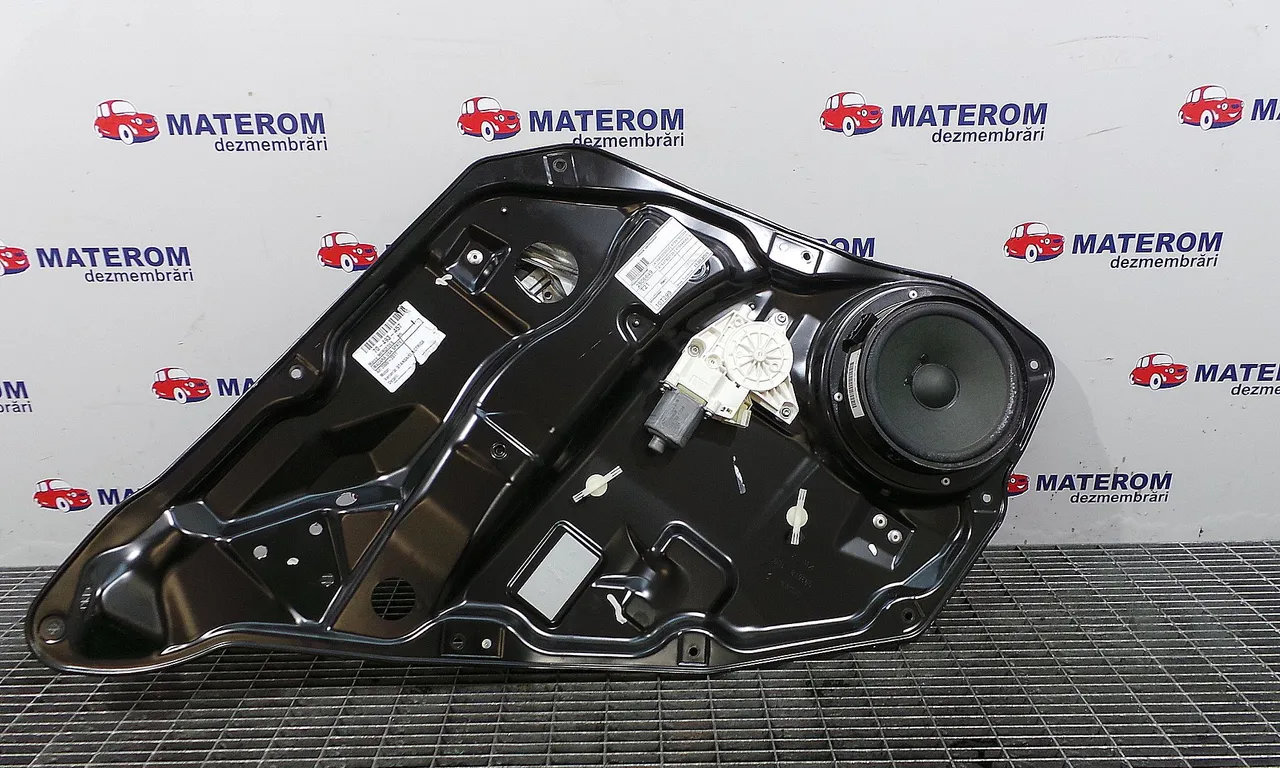 MACARA USA SPATE STANGA MERCEDES M-CLASS 2005-2012