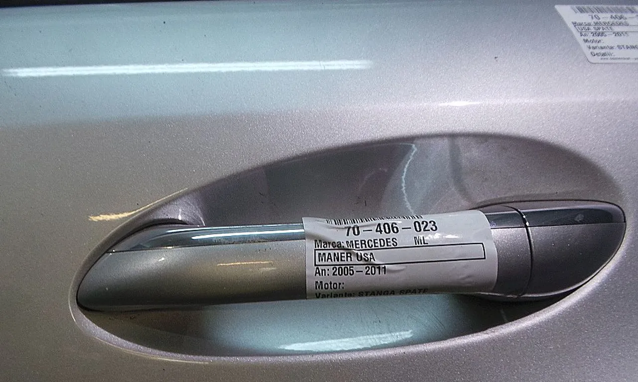 MANER USA SPATE STANGA MERCEDES M-CLASS 2005-2012