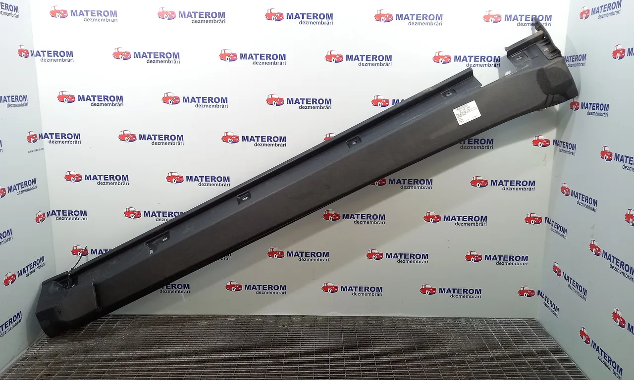 ORNAMENT PRAG DREAPTA MERCEDES M-CLASS 2005-2012
