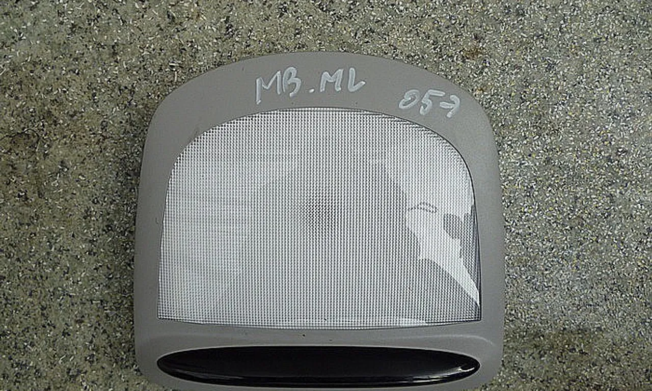LAMPA PLAFONIERA MERCEDES M-CLASS 2005-2012