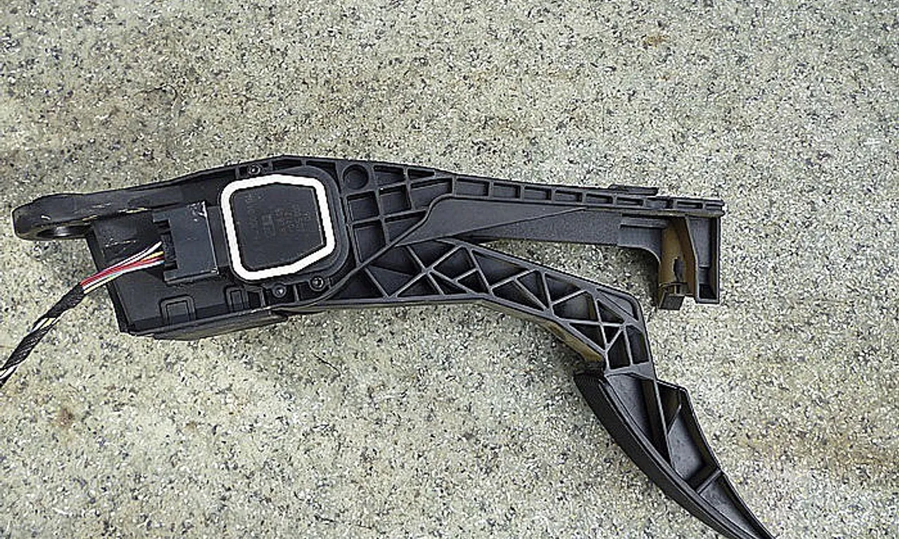 PEDALA ACCELERATIE MERCEDES M-CLASS 2005-2012
