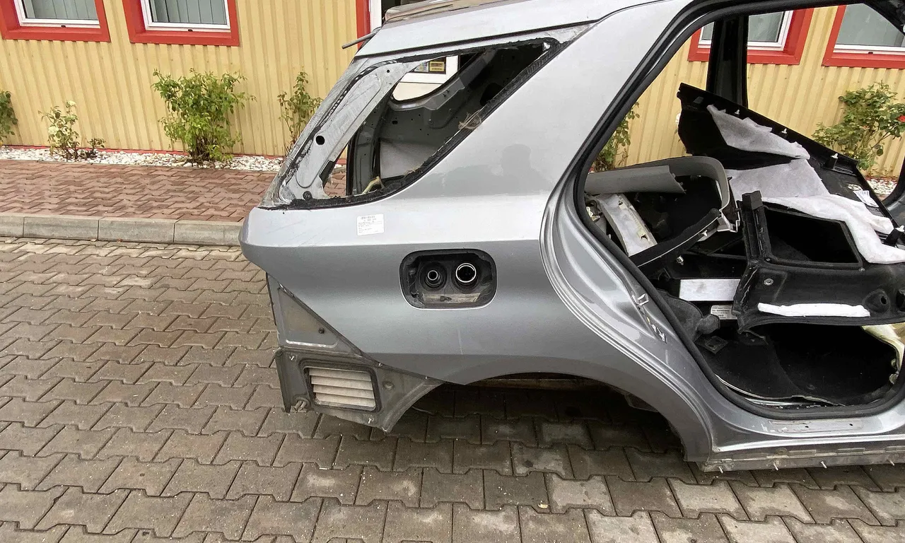 ARIPA SPATE DREAPTA MERCEDES M-CLASS 2011-2015