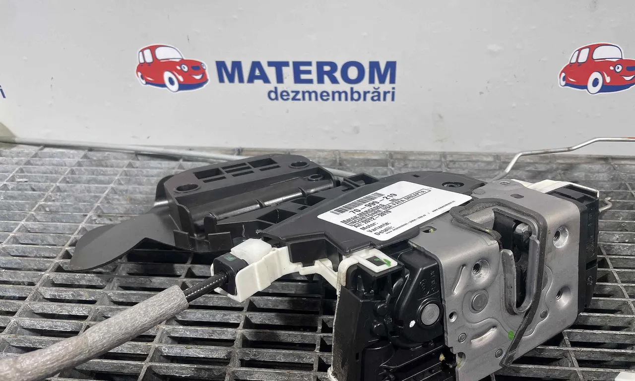 INCUIETOARE USA FATA DREAPTA MERCEDES M-CLASS 2011-2015