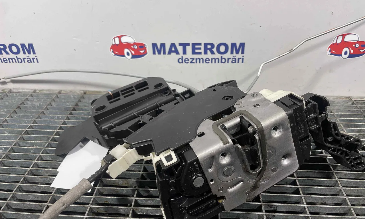 INCUIETOARE USA FATA DREAPTA MERCEDES M-CLASS 2011-2015