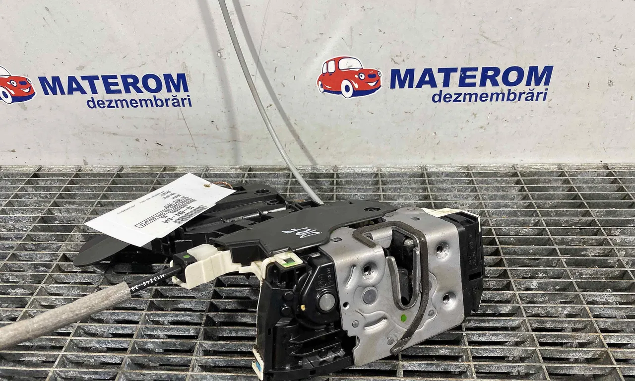 INCUIETOARE USA FATA DREAPTA MERCEDES M-CLASS 2011-2015