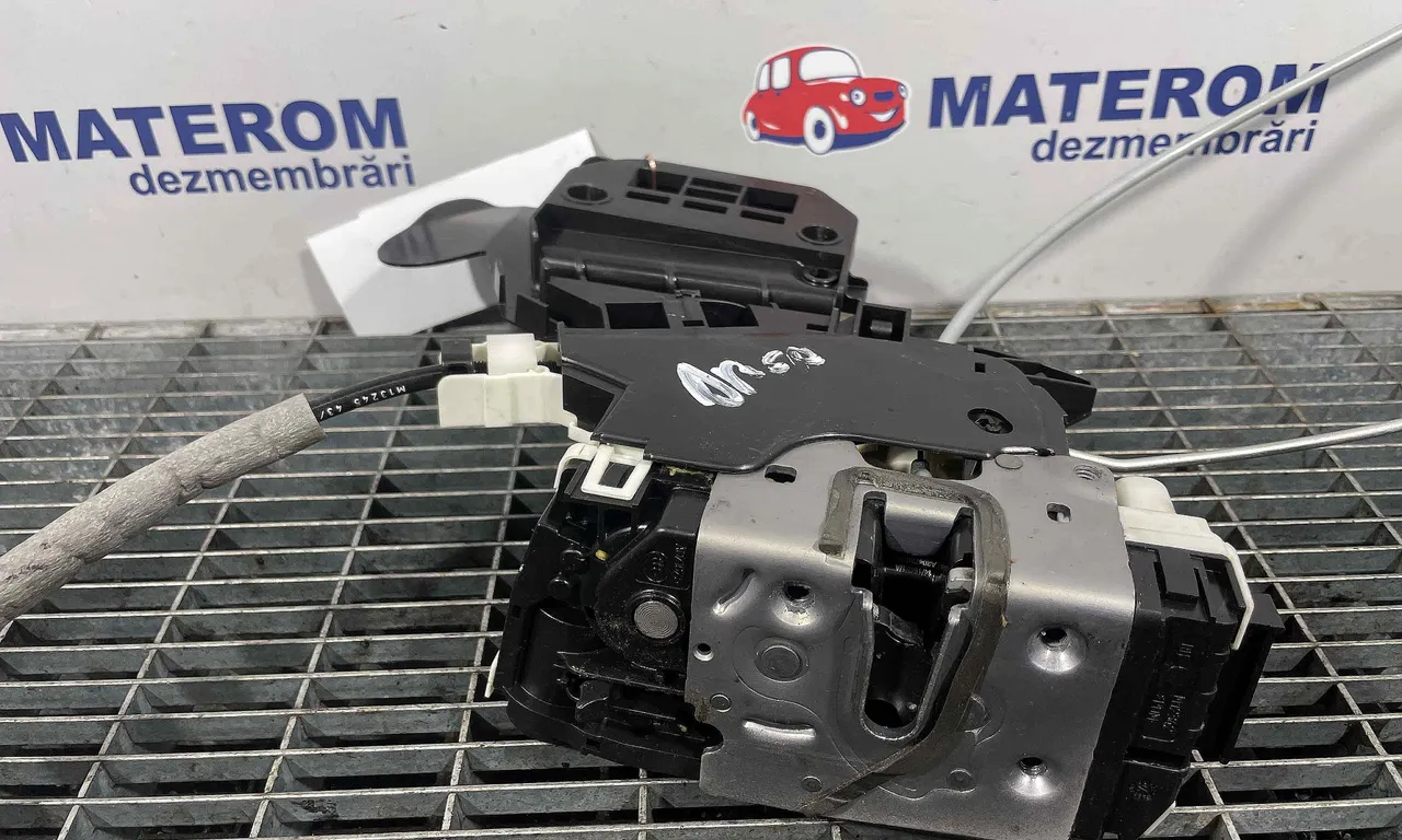 INCUIETOARE USA SPATE DREAPTA MERCEDES M-CLASS 2011-2015
