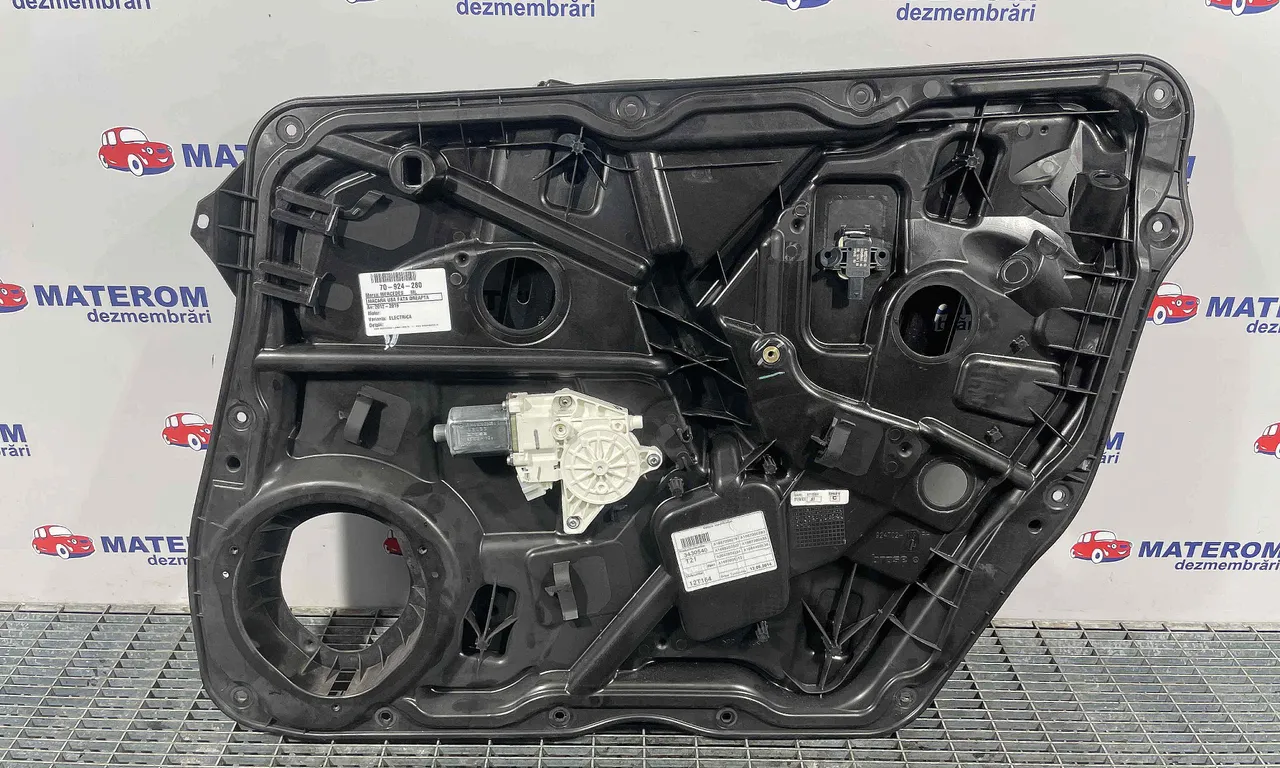 MACARA USA FATA DREAPTA MERCEDES M-CLASS 2011-2015