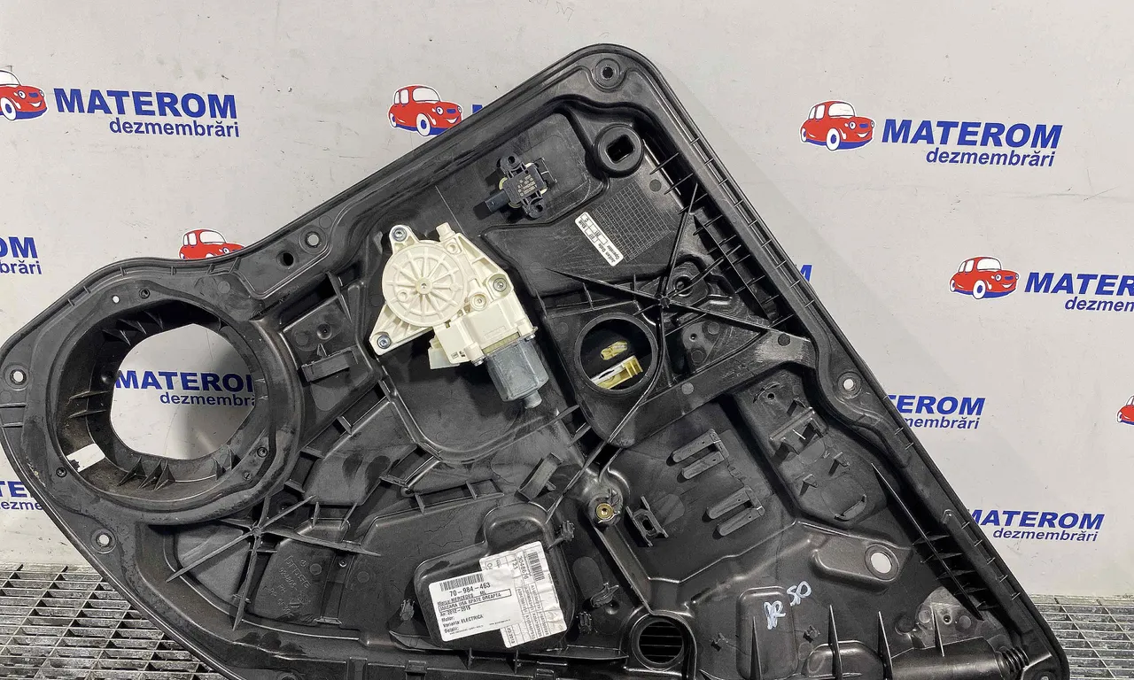 MACARA USA SPATE DREAPTA MERCEDES M-CLASS 2011-2015