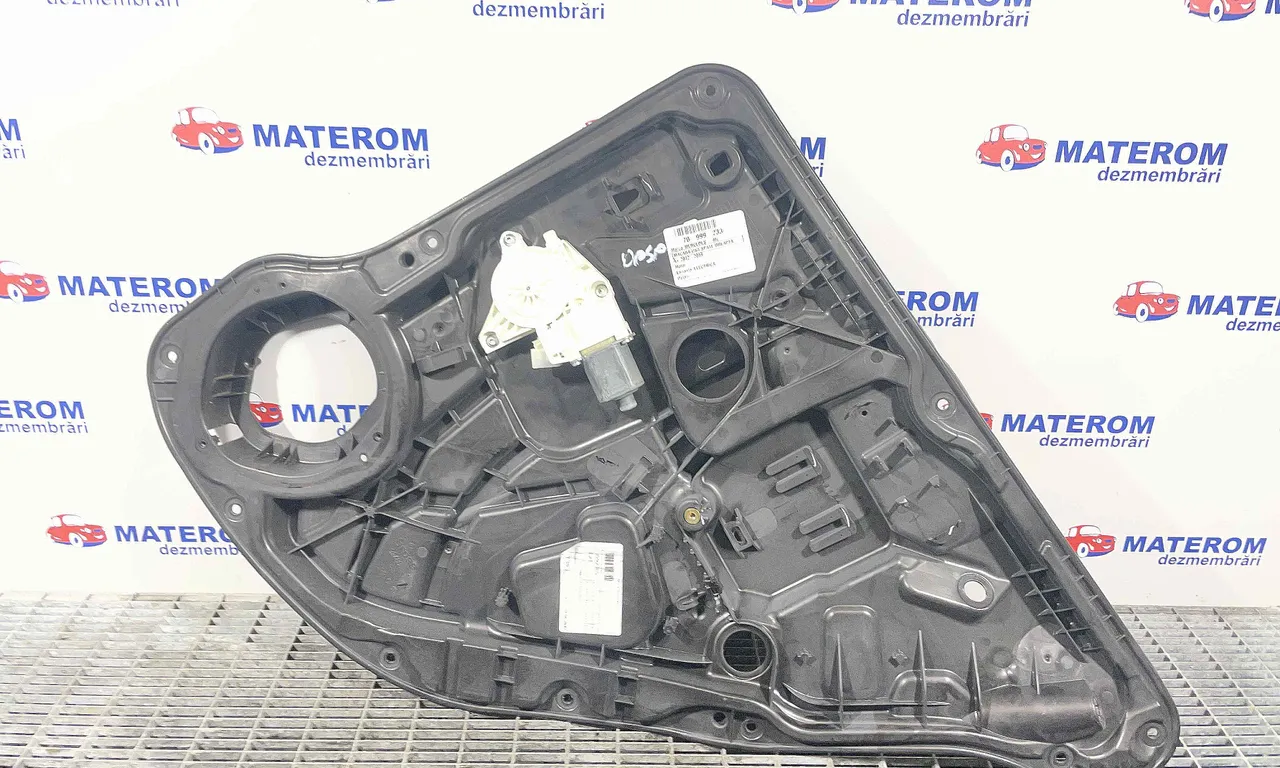 MACARA USA SPATE DREAPTA MERCEDES M-CLASS 2011-2015