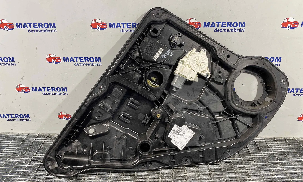MACARA USA SPATE STANGA MERCEDES M-CLASS 2011-2015
